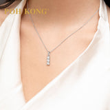 POH KONG 750/18K White Gold With Triple Diamond Vertical Bar Pendant