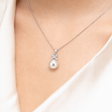 POH KONG 750/18K White Gold Pearl Grace with Diamond Pendant