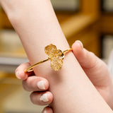 Poh Kong 916/22k Gold Tranz Corallia Bangle